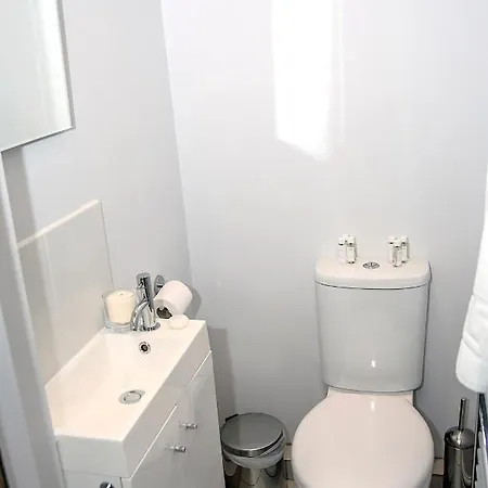 Base Serviced Apartments - City Road Chester Exterior photo