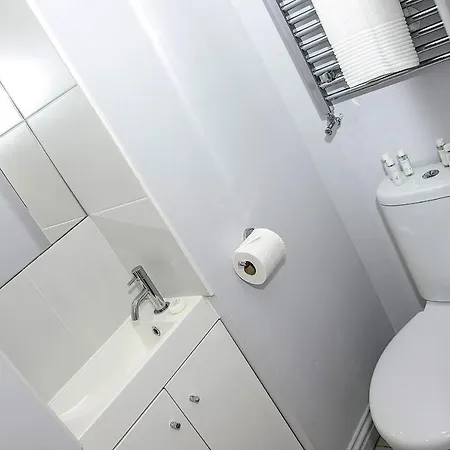 Base Serviced Apartments - City Road Chester Exterior photo