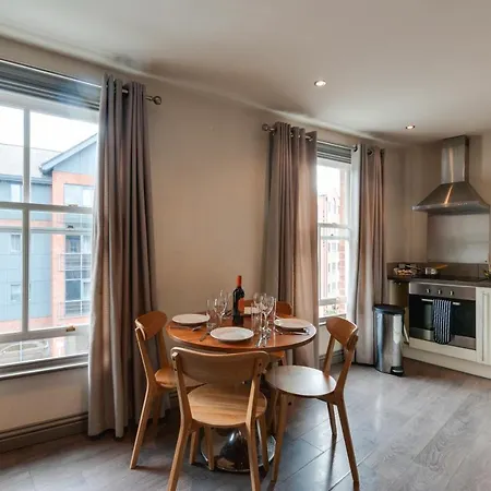 Base Serviced Apartments - City Road Chester Exterior photo