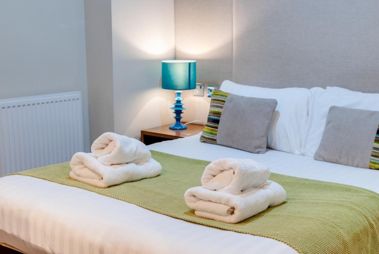 Apartment Base Serviced - Road *